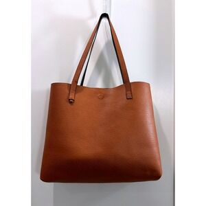 NWOT T-Shirt & Jeans Reversible Faux Leather Tote W/ Matching Clutch Black Brown
